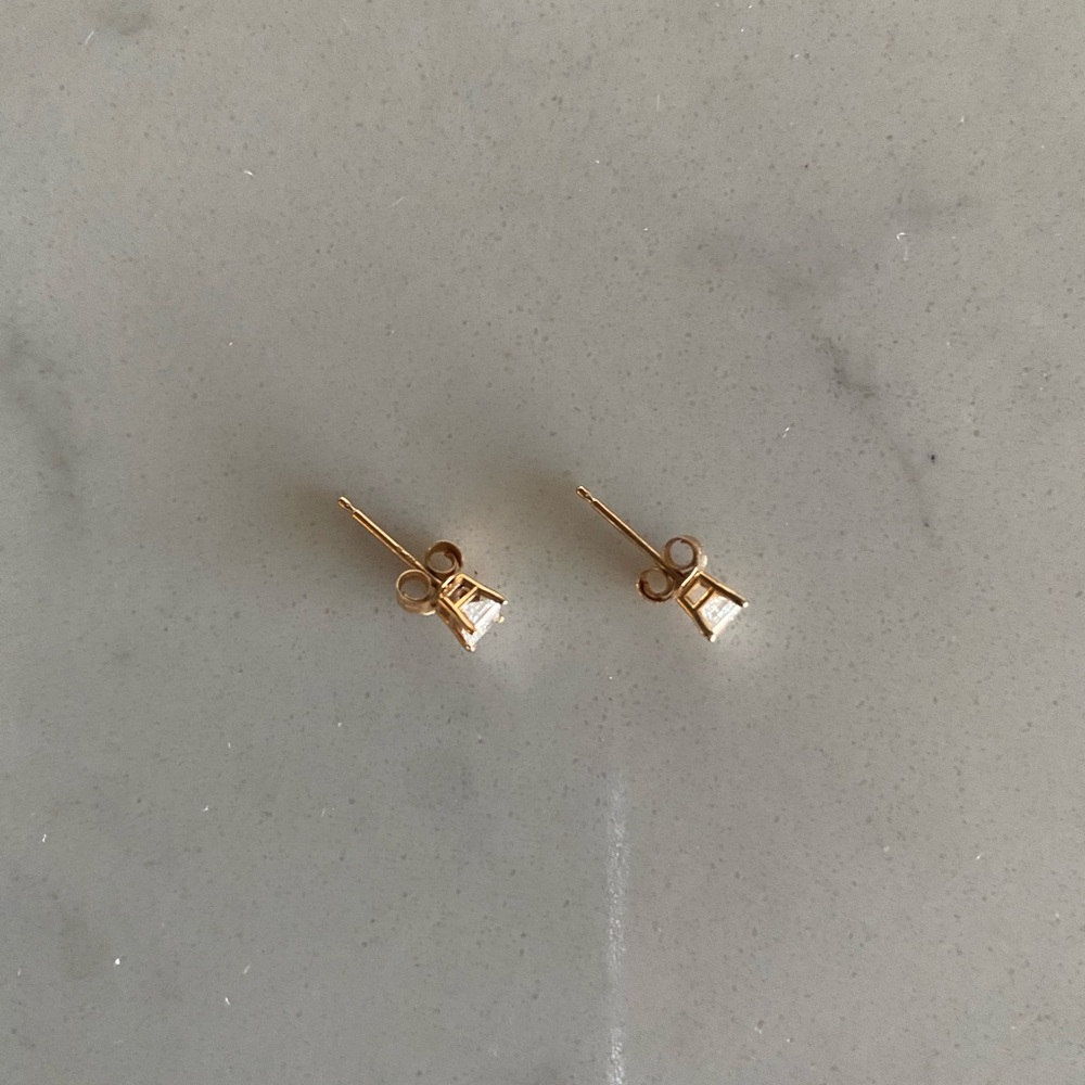 Decouer Diamond Stud Earrings